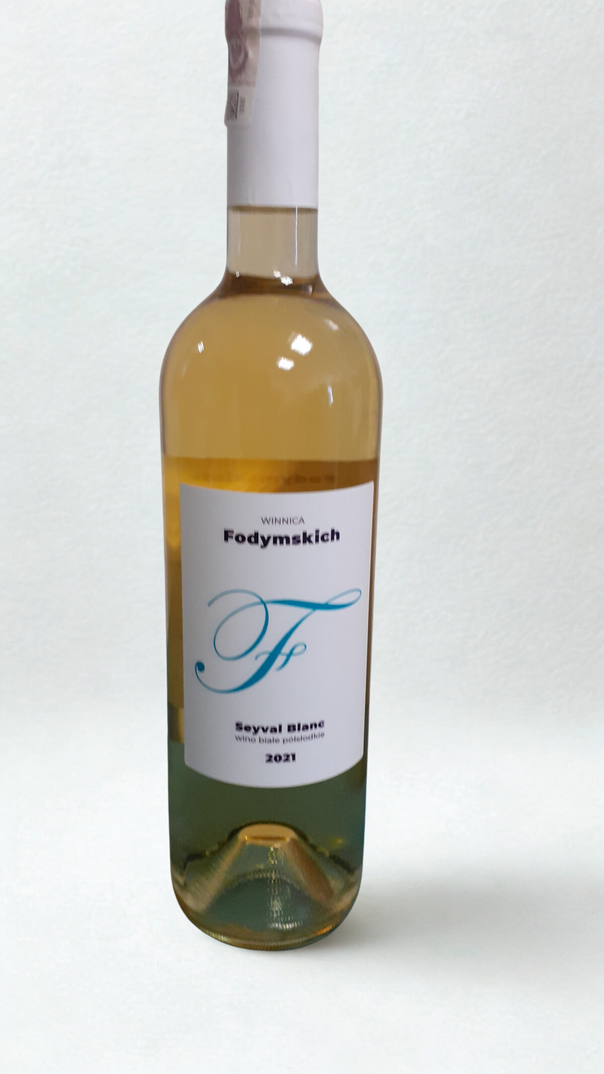 .Seywal - wino białe półsłodkie 9 % 26g/l cukru - obrazek 1
